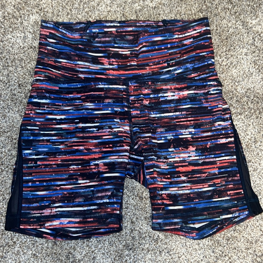 Lululemon bike short, size 6, EUC